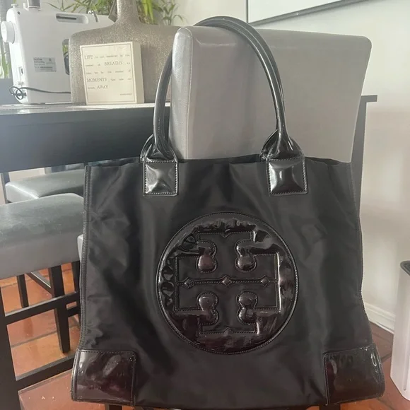 Tory Burch Black Tote Bag with Signature Logo - Picture 2 of 9